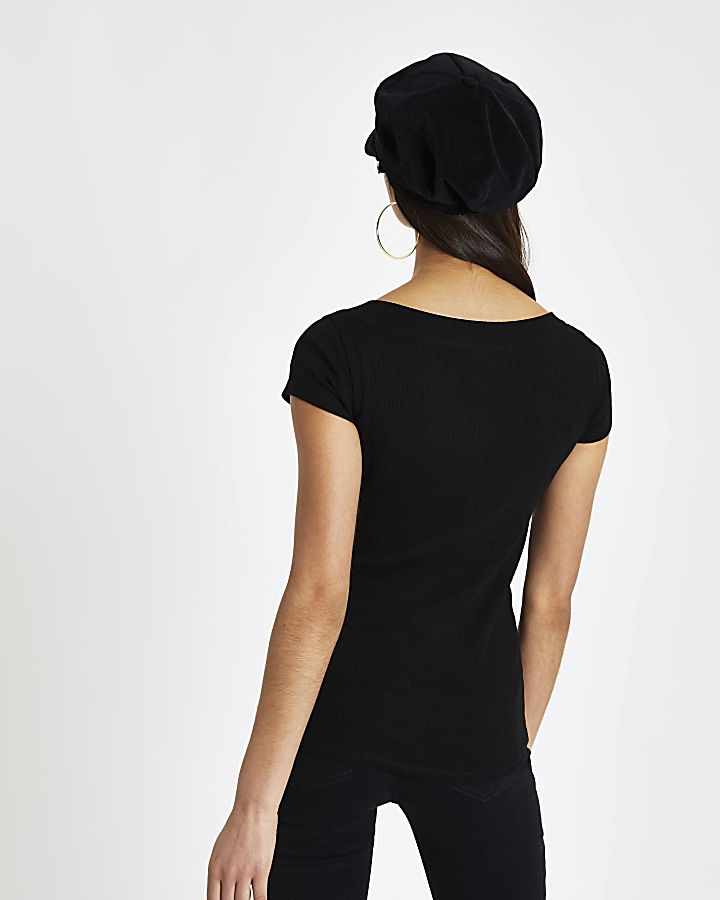 Black scoop neck fitted T-shirt