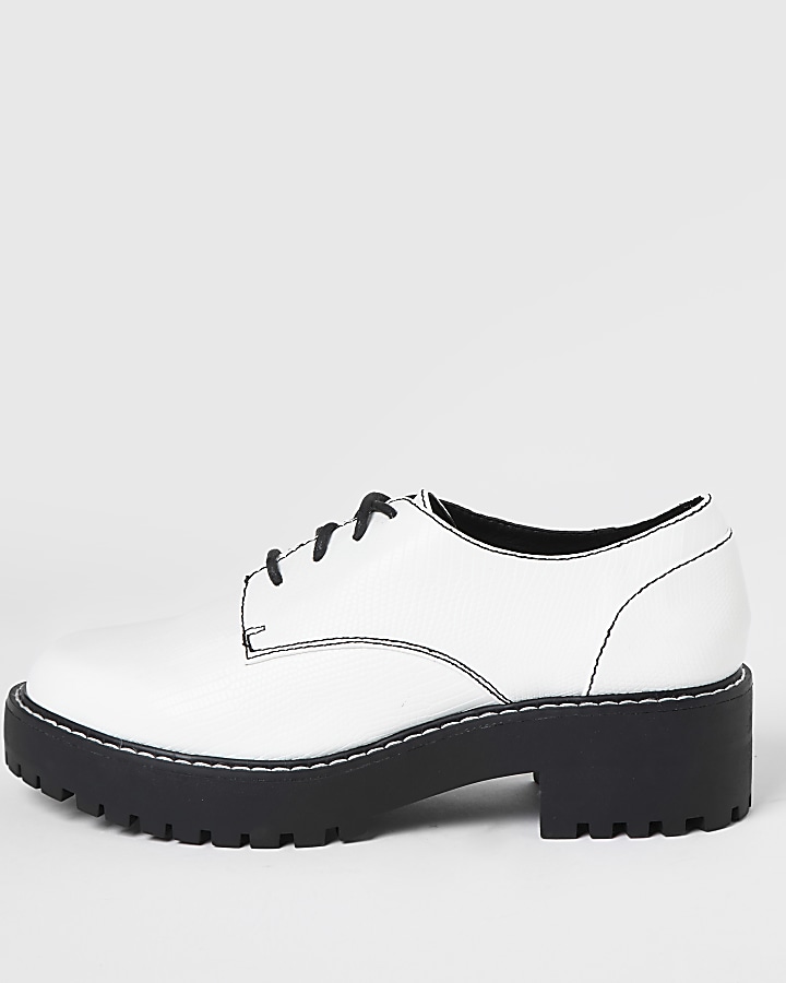 White lace up contrast stitch brogues