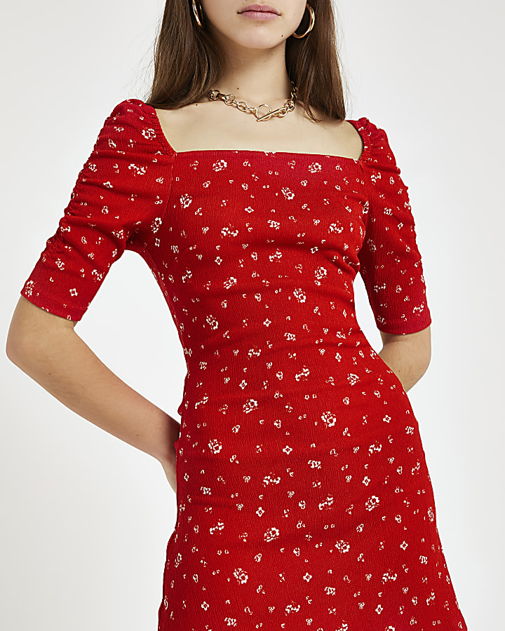 Petite red floral puff sleeve dress
