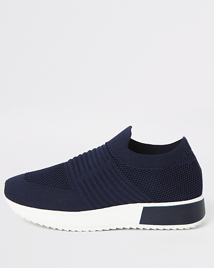 Navy knitted runner trainers