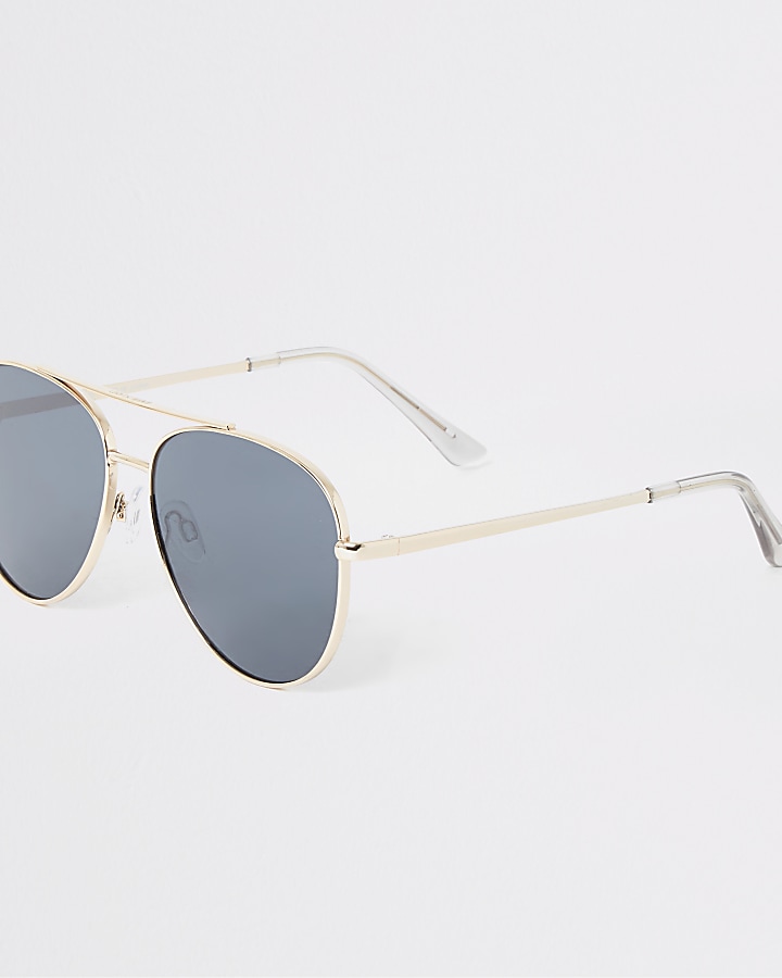 Gold tone aviator sunglasses
