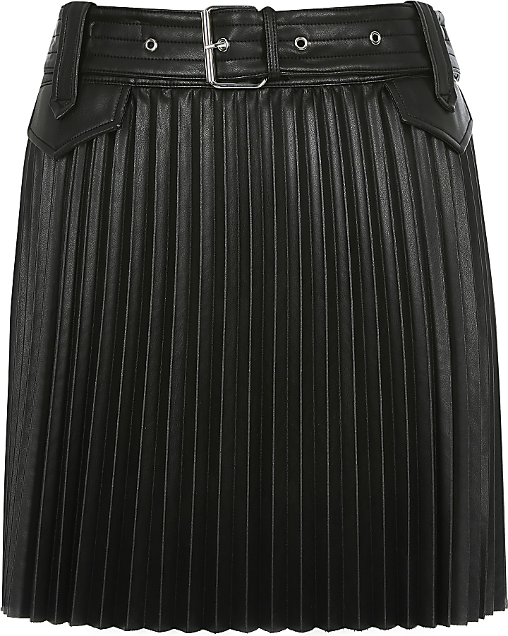 Petite black pleated faux leather mini skirt