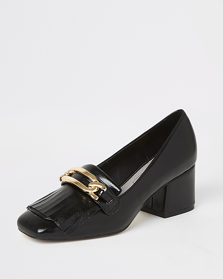 Black heeled snaffle tassel loafer