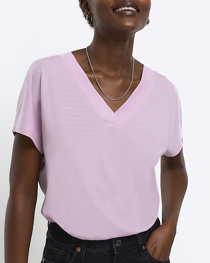 Pink v-neck t-shirt