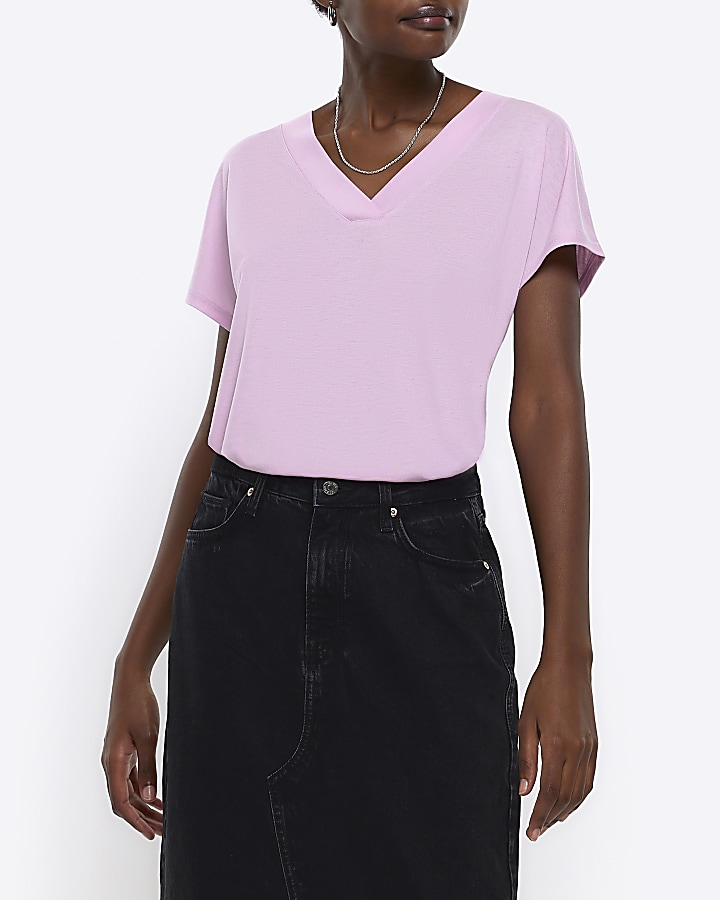 Pink v-neck t-shirt