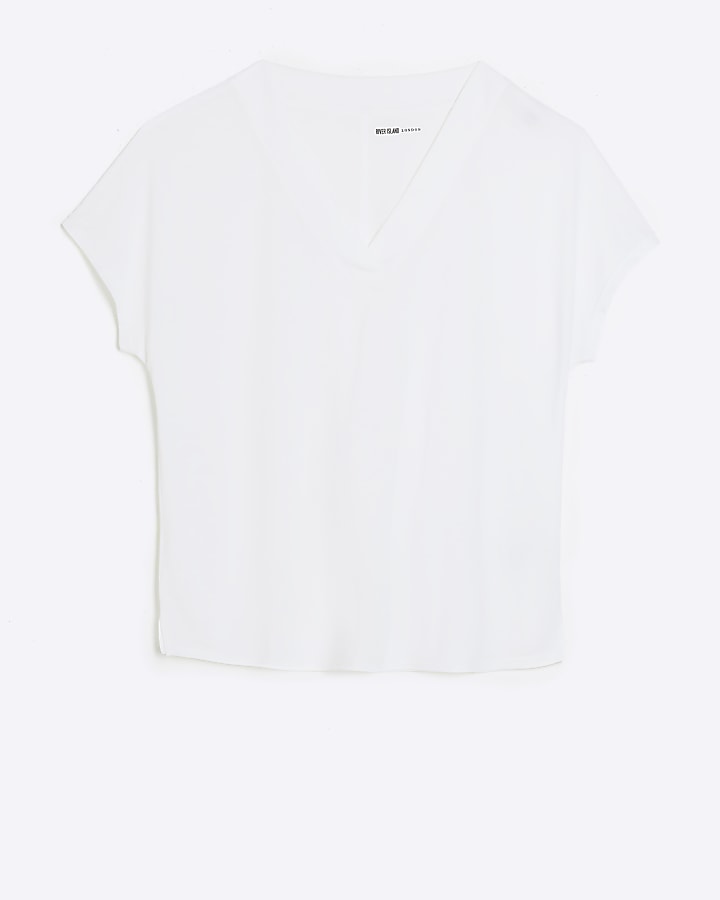 White v neck t-shirt | River Island