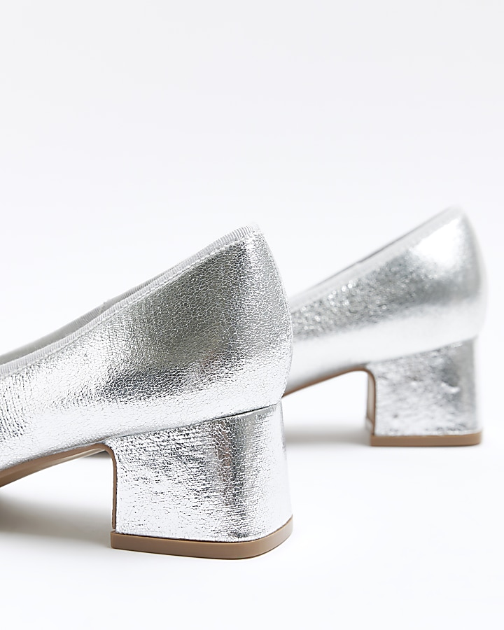 Silver bow heeled court shoes