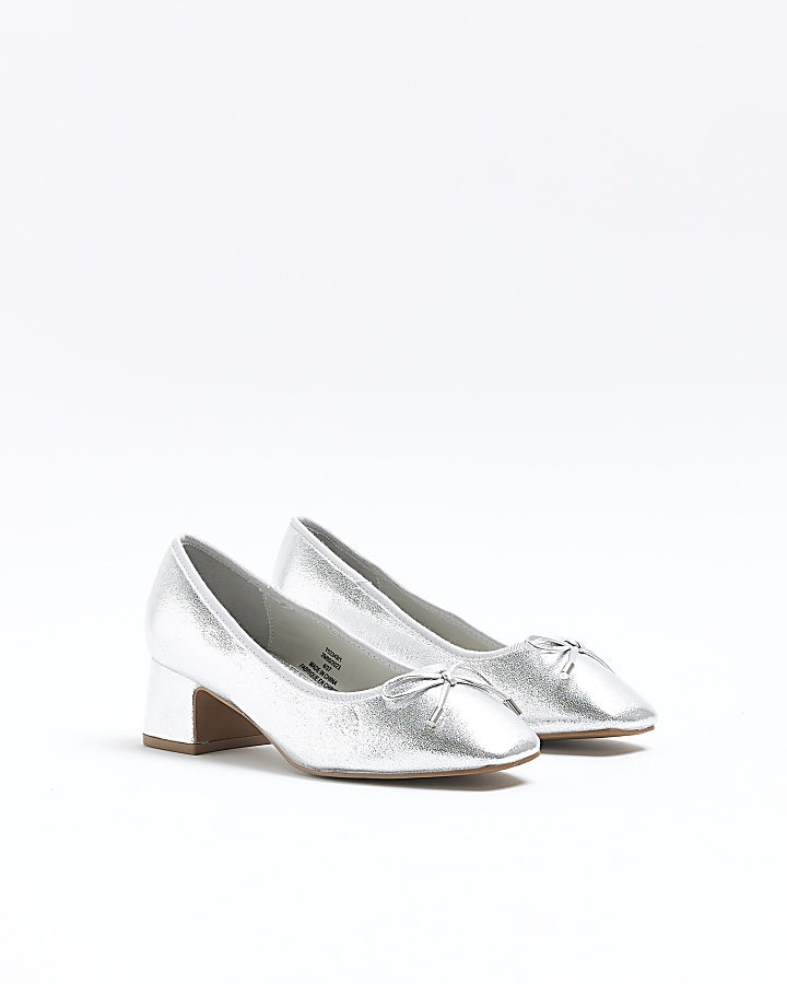 Silver bow heeled court shoes