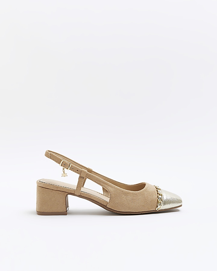 Block-heeled court shoes