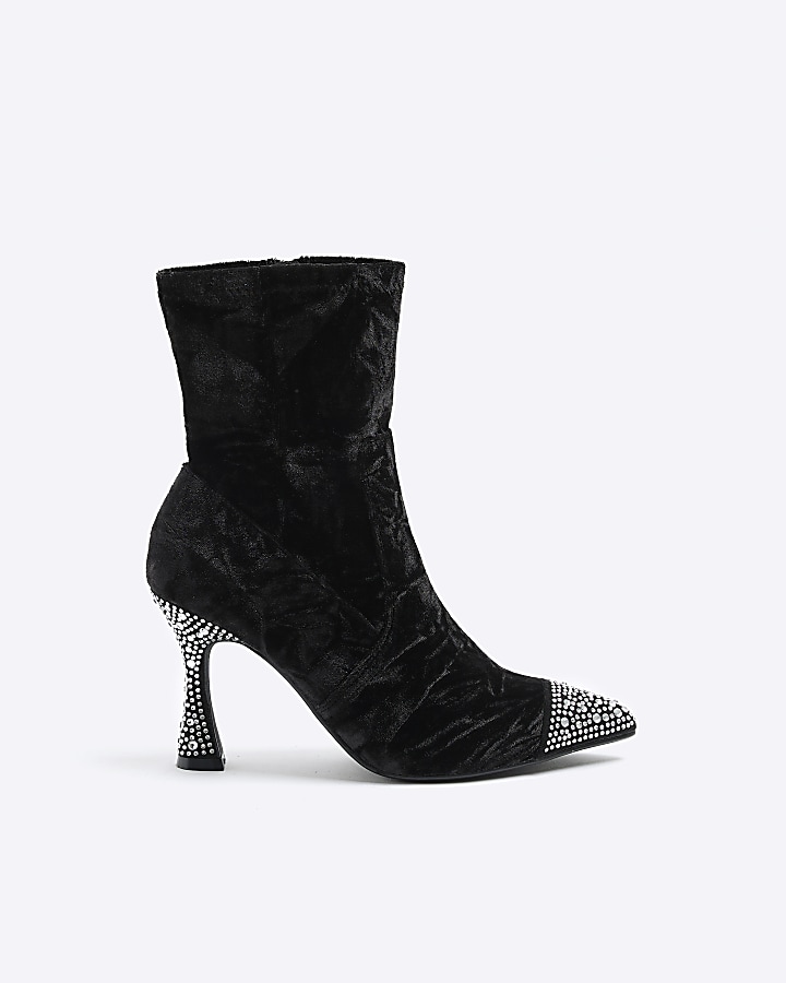 Monogram embellishment best sale block heel boots