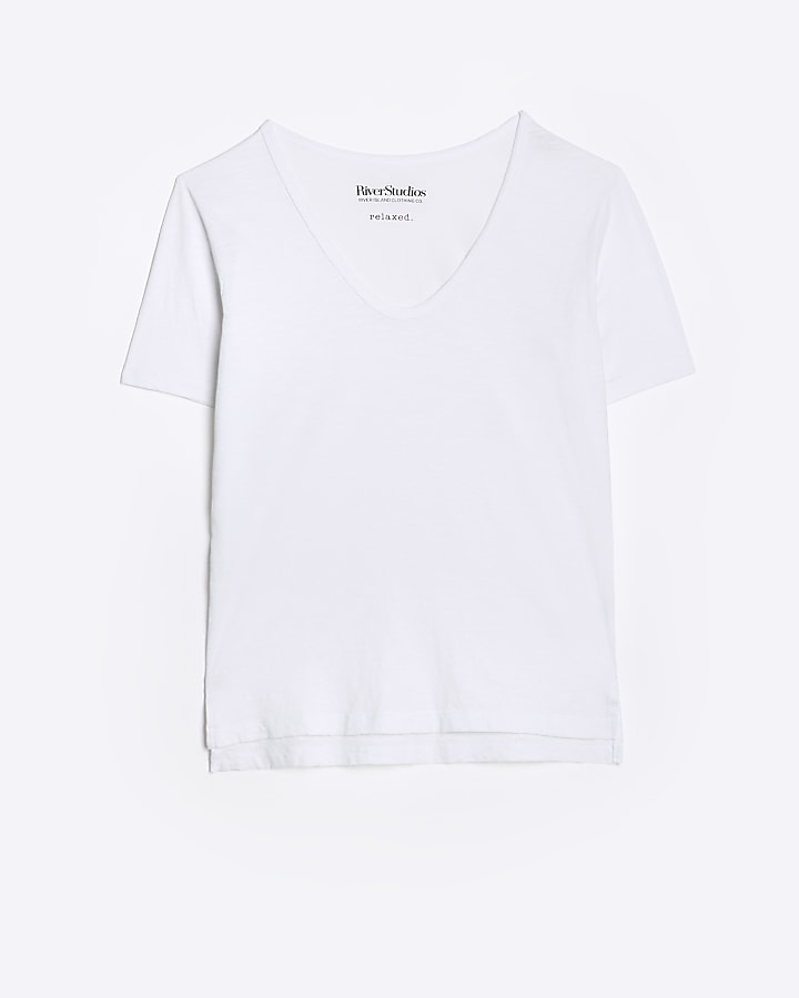 White scoop neck t-shirt