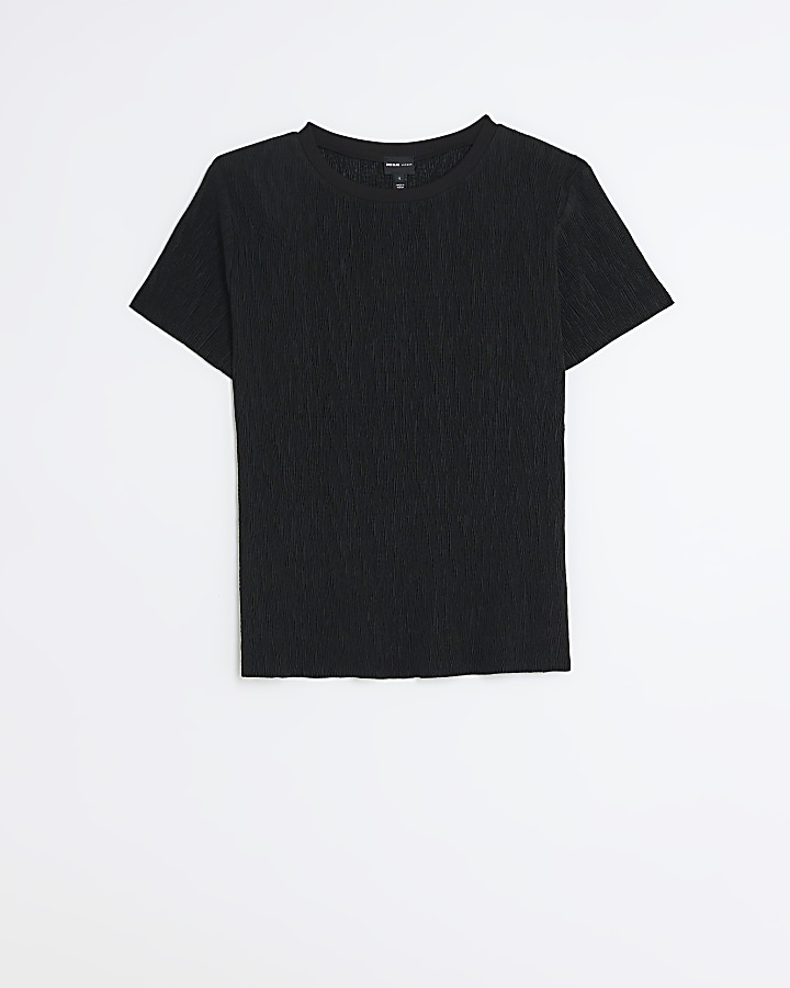 Black short sleeve plisse t-shirt