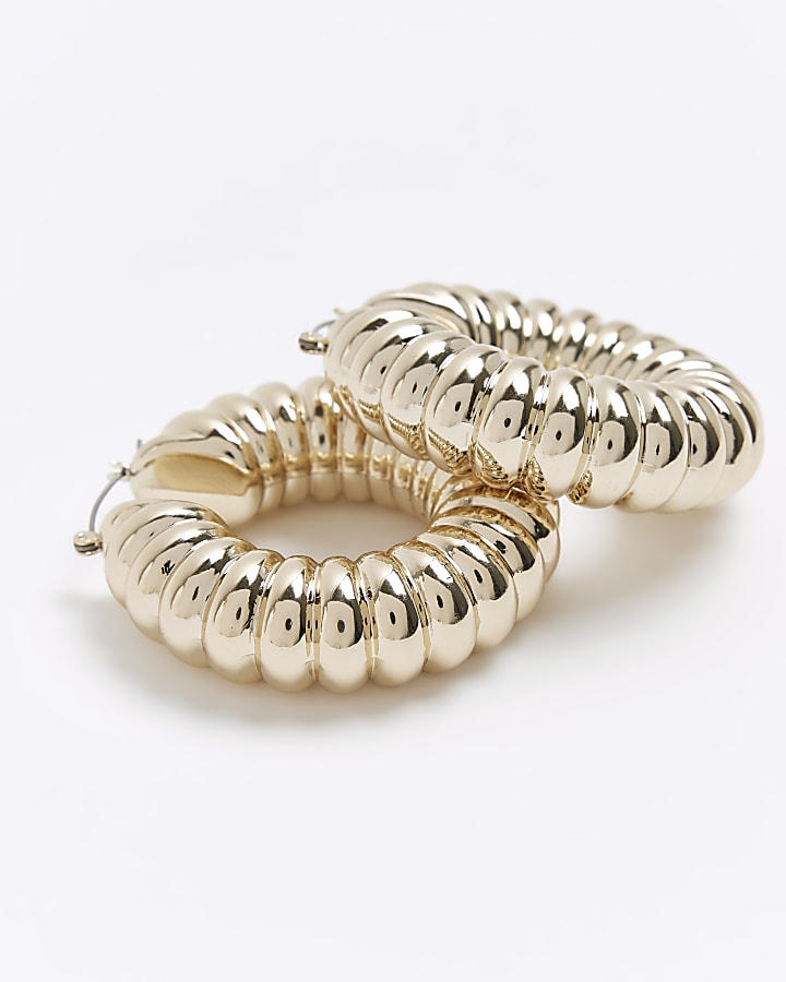 Gold ridged hoop earrings
