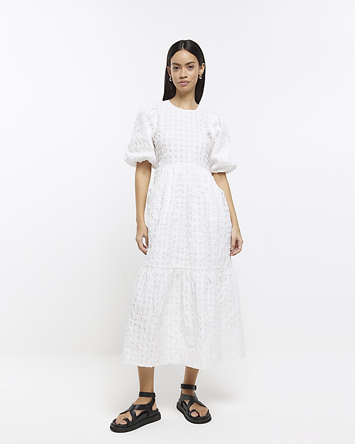 White puff store sleeve midi dress