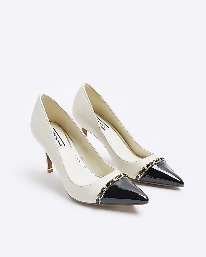 Cream wide fit chain heeled court shoes