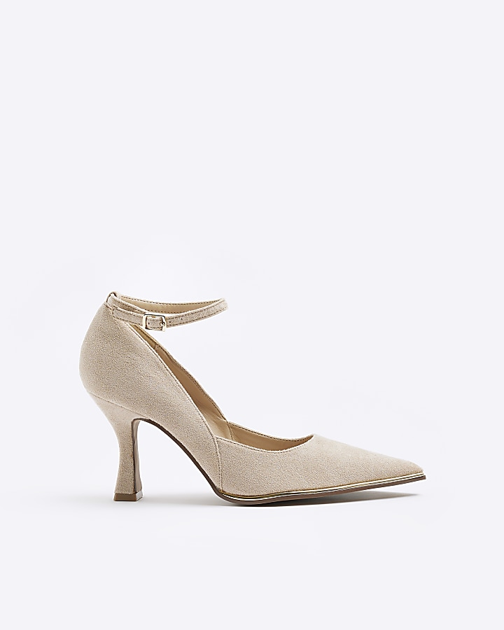 Beige pointed heeled court shoes