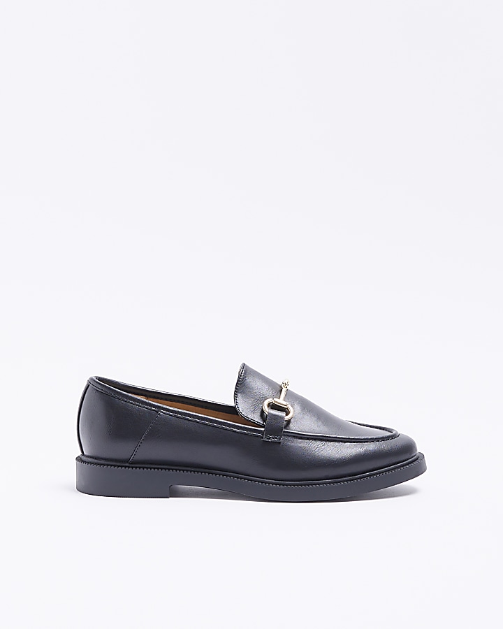 Black snaffle detail loafers