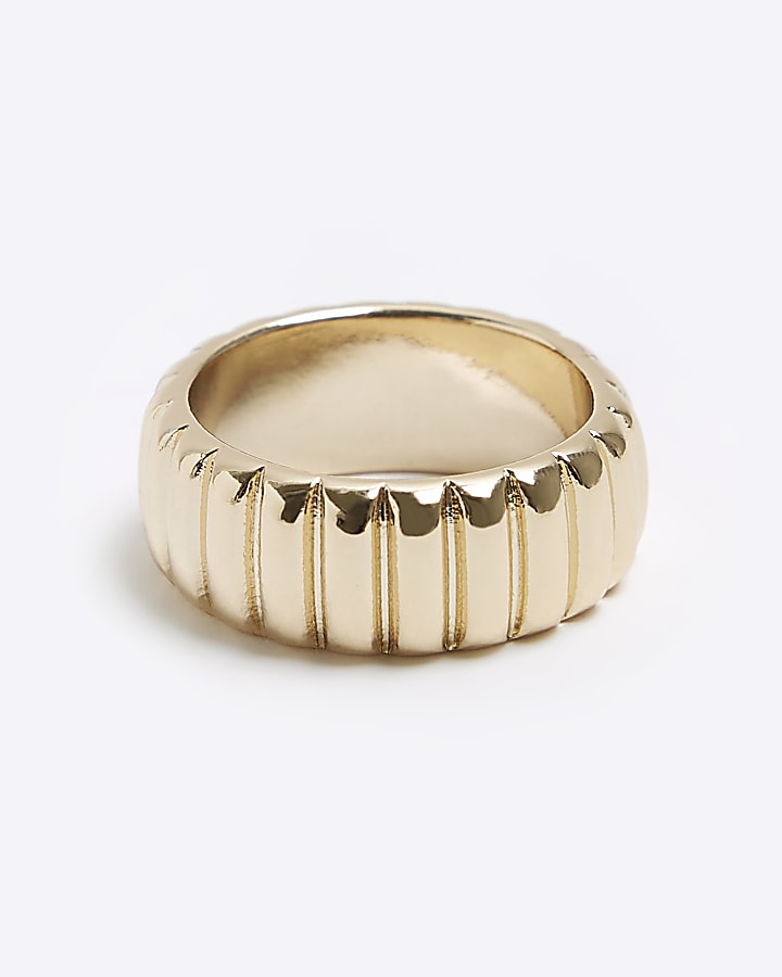 Gold ridged ring