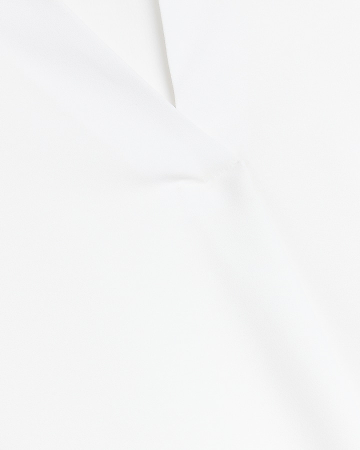 White short sleeve top