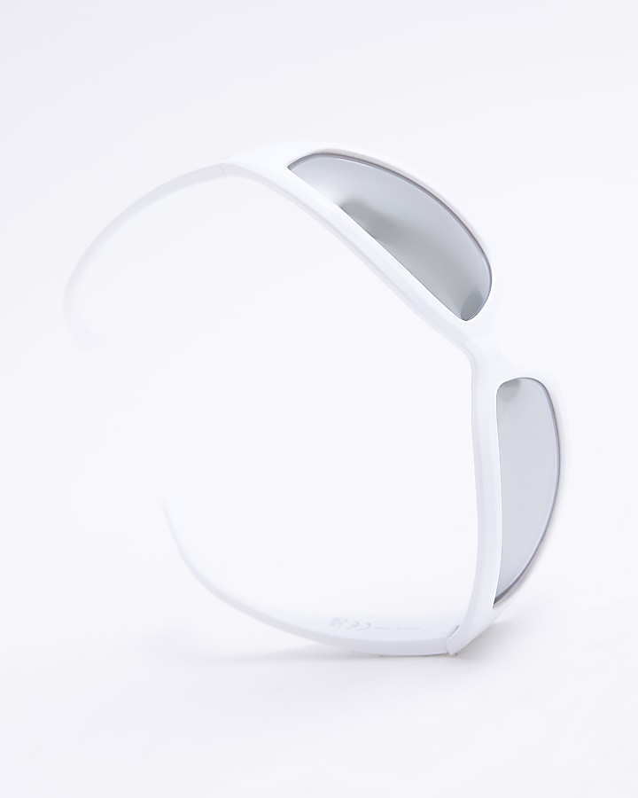White mirror lenses curved sunglasses