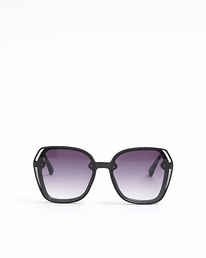 Black oversized round sunglasses