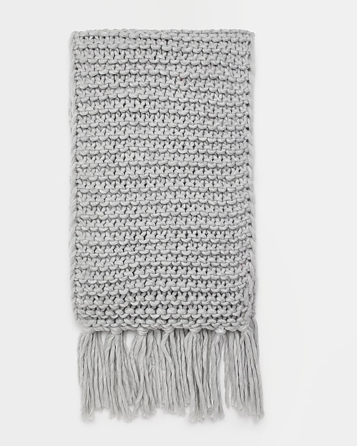 Grey chunky knitted scarf