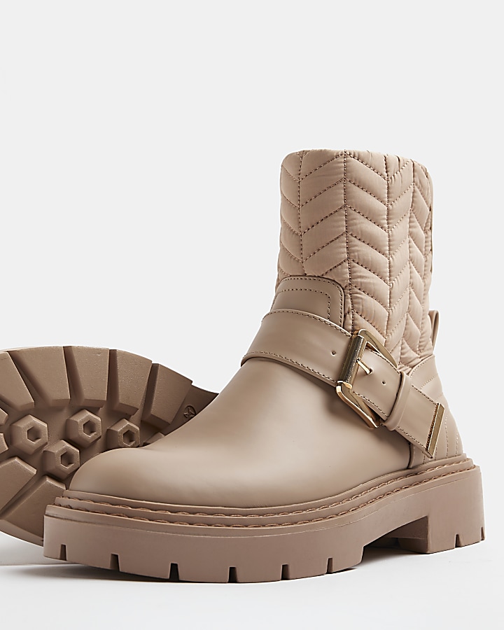 Beige quilted ankle boots