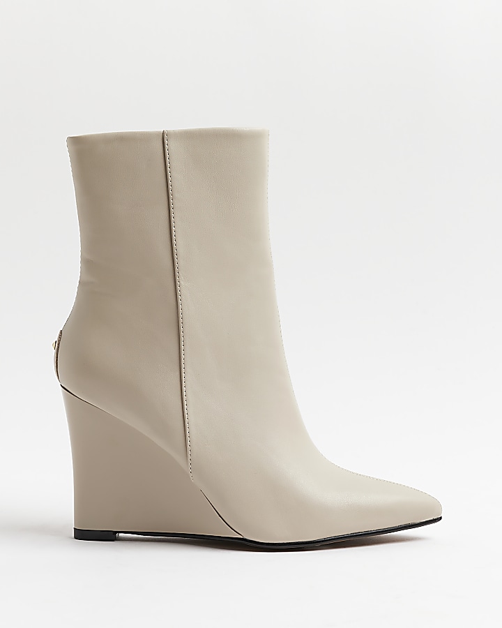 Cream store wedge boots