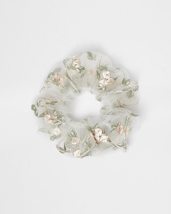 White flower embroidered scrunchie