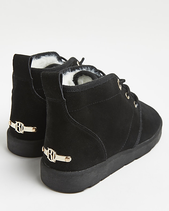 Black faux fur lined desert boots
