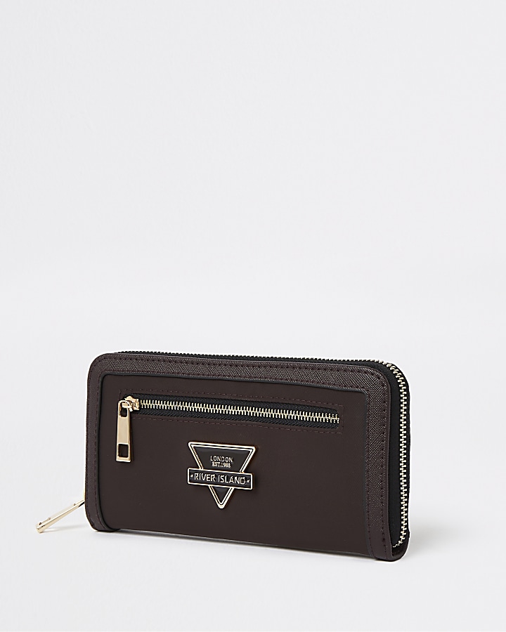 Brown RI branded purse