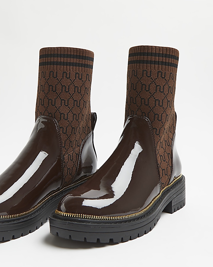 Brown RI monogram knitted boots