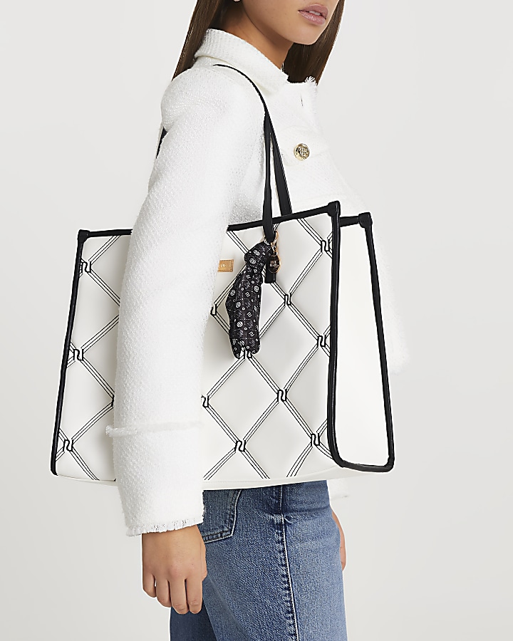 White padded embroidered shopper bag