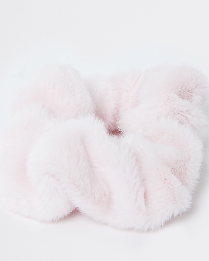 Pink faux fur hair scrunchie