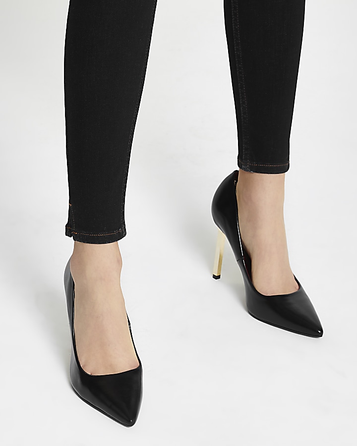 Black pointed stiletto court heel