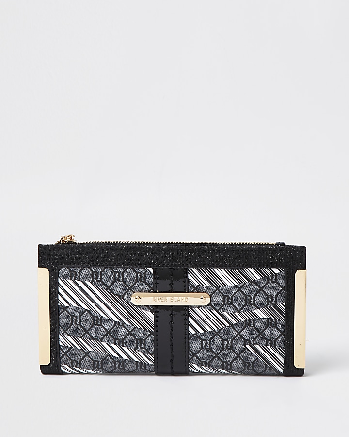 Black zebra metal corner purse