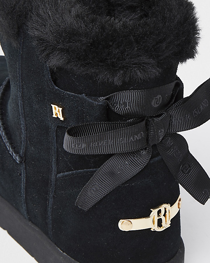 Black quilted fur lined RI boots