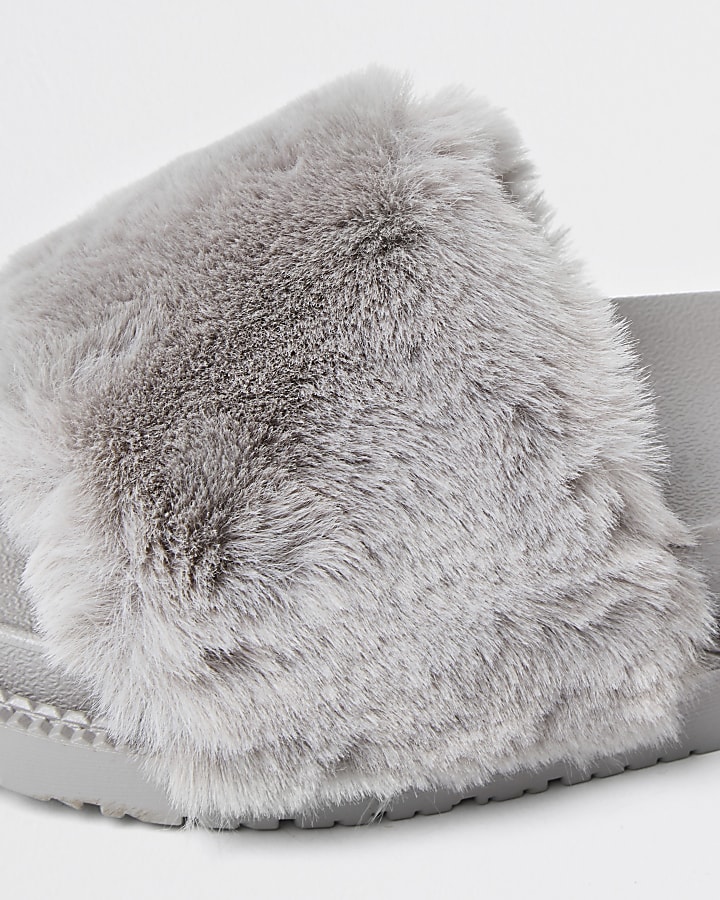 Grey faux fur slider