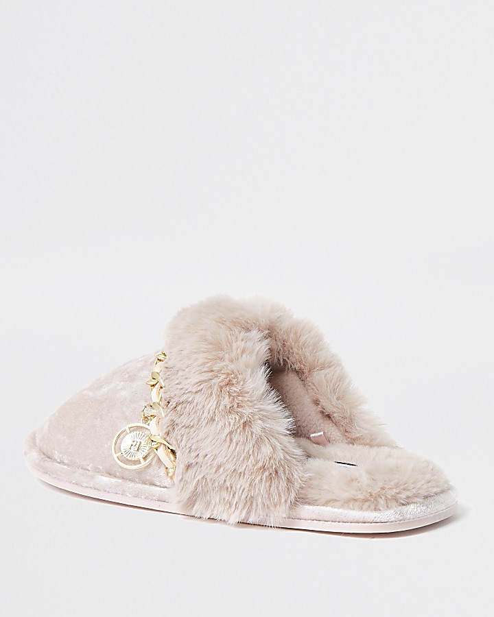 Pink velvet chain trim slippers