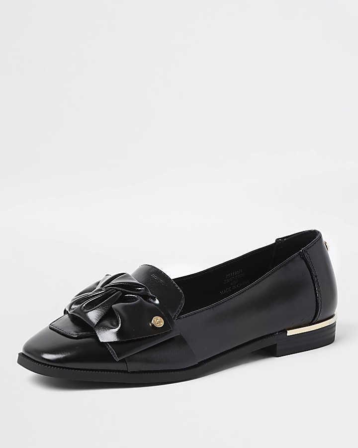 Black faux leather bow loafers