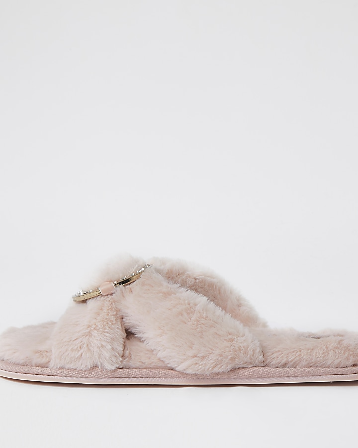 Pink faux fur ring crossover slippers