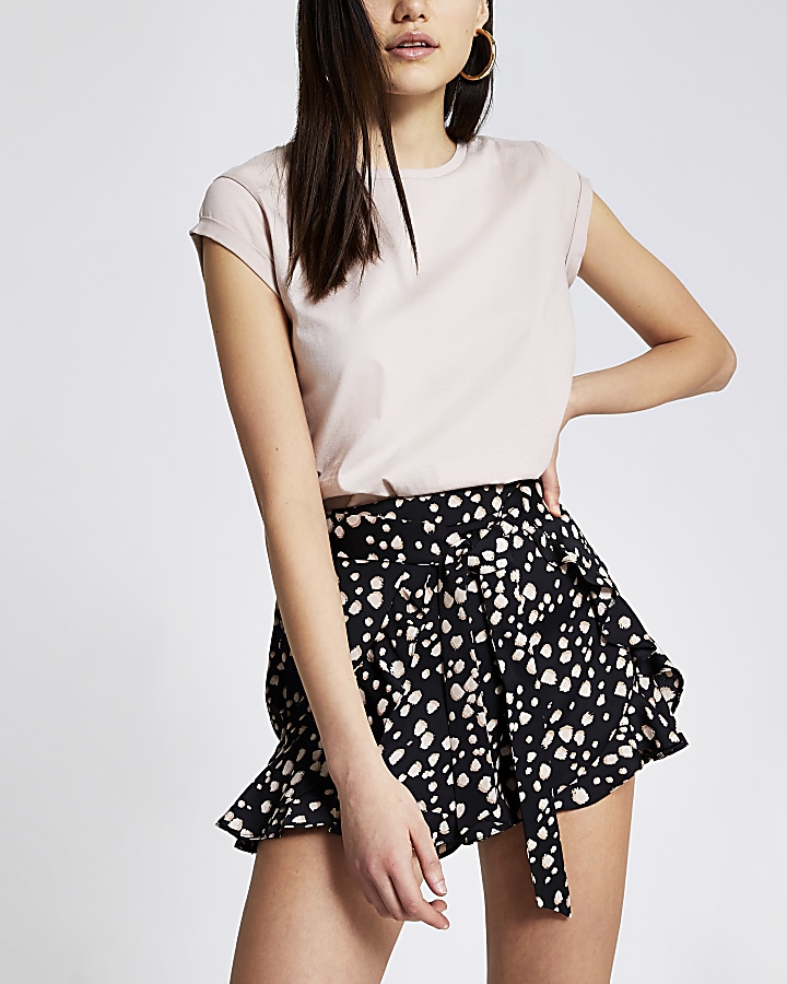 Black printed tie belted frill shorts