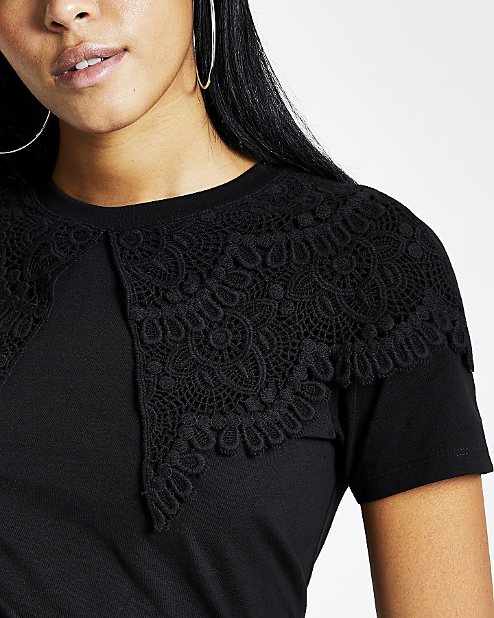 Black oversized lace collar T-shirt