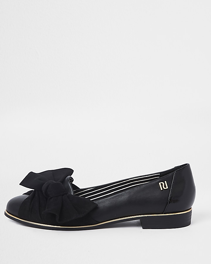 Black round bow front shoes