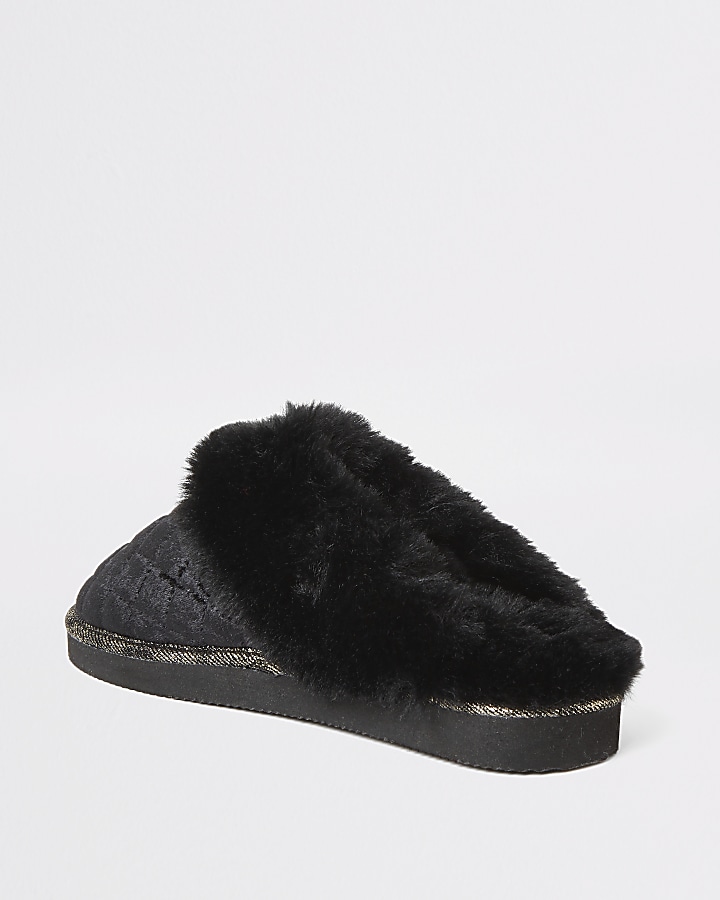Black velted quilted faux fur mule slippers