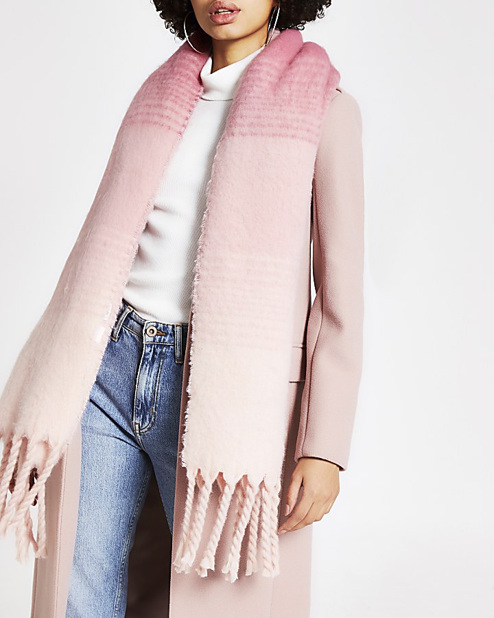 Pink ombre tassel knitted scarf