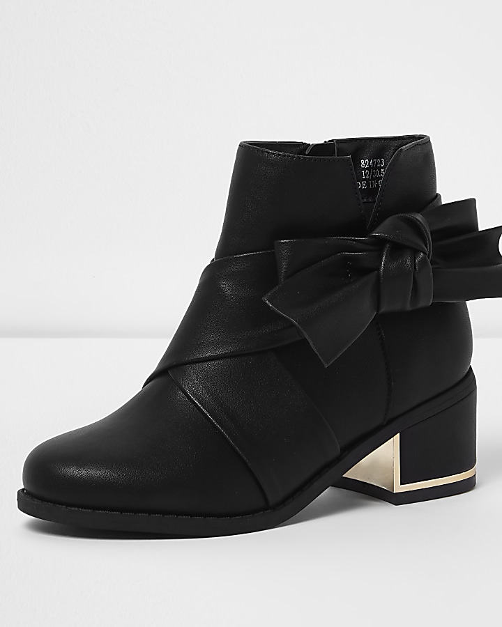 Girls black bow side block heel boots