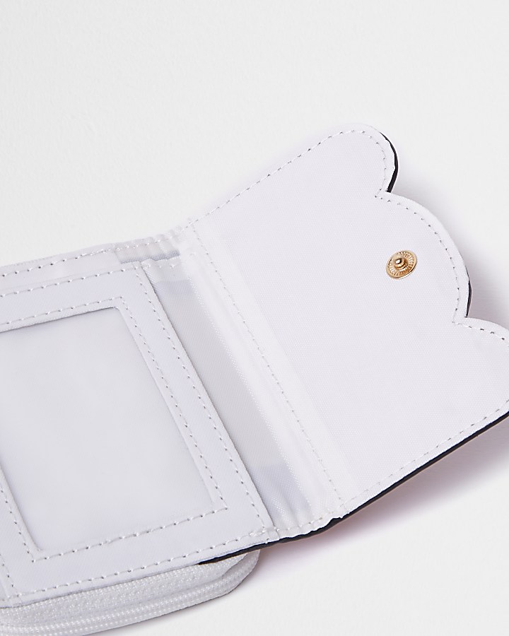 Girls white scallop edge foldout purse