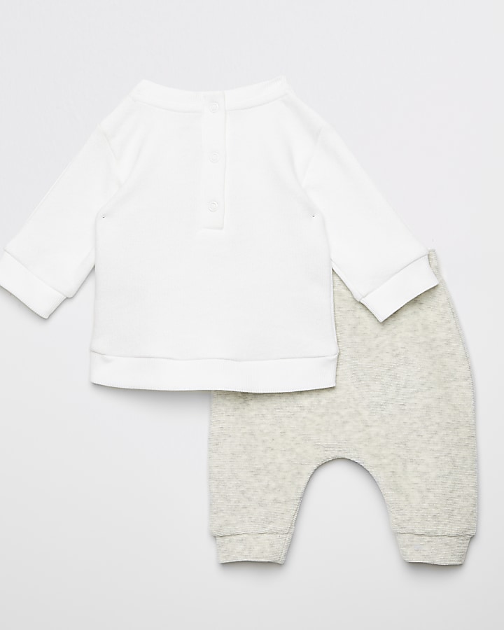 Baby cream RVR embossed sweatshirt outfit