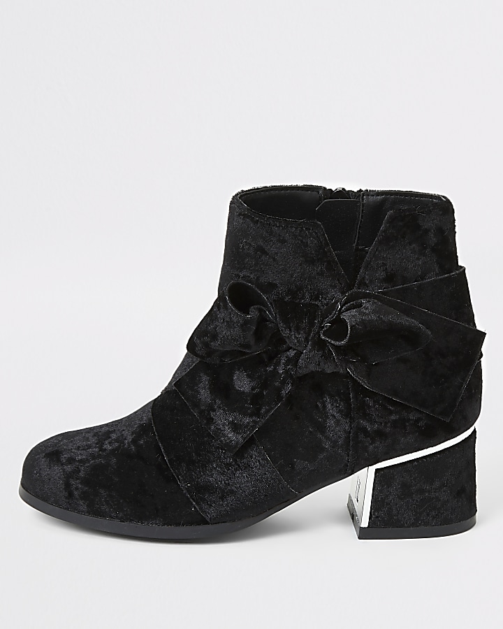 Girls black velvet bow heel boots